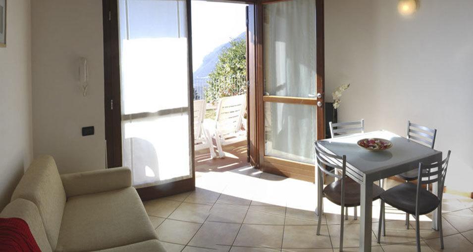 Residence Mirena - Rebomaholidays Tignale Quarto foto